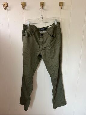 Ezekiel Men's Olive Straight Pants